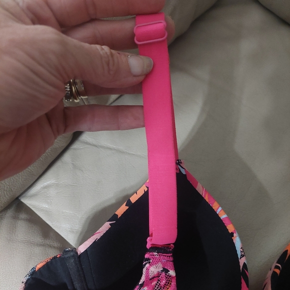 NWOT 38B multicolor underwire adjustable bra, regular or racer back - Picture 9 of 10